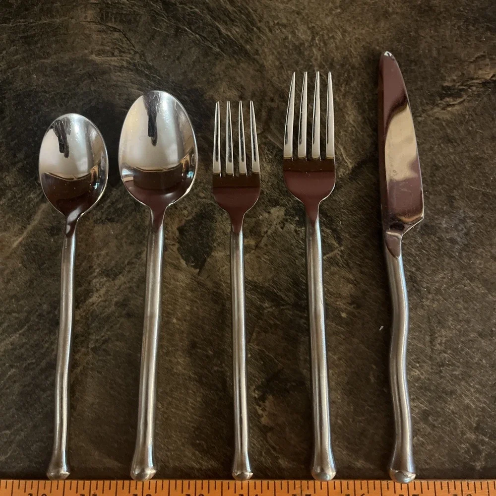 14 Pc Gourmet Settings EXOTIQUE PLATINUM 18/10  Stainless Wavy Satin Handle